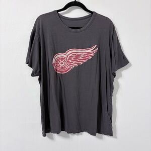 Vintage Gray Distressed Detroit Red Wings T-shirt